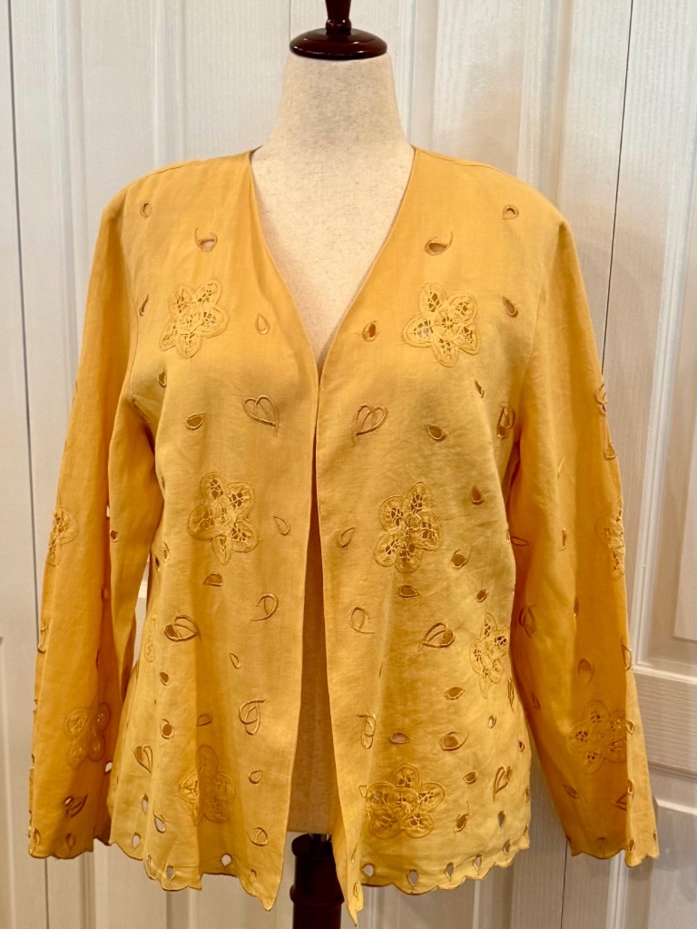 Vintage Elizeh, Size 14-18, 100% Linen Cardigan, Floral Applique & Embroidery